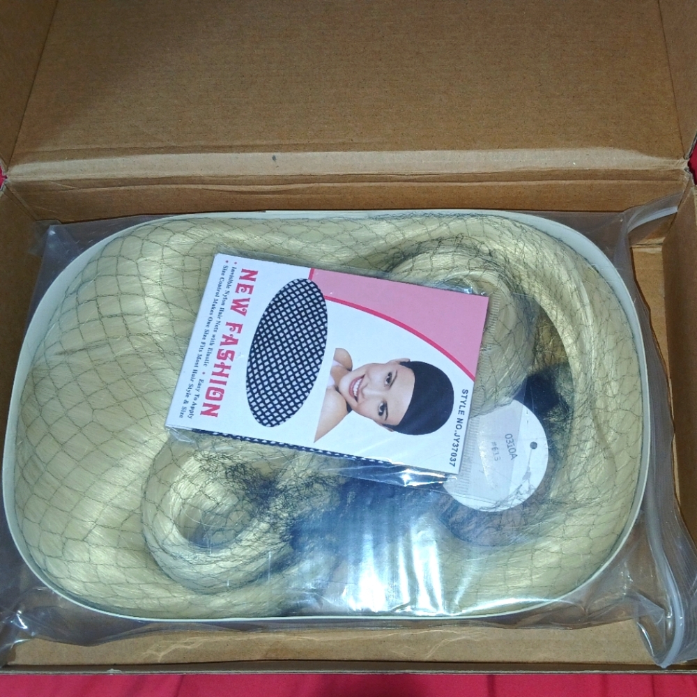 Lady Gaga Blonde Wig w/ Bow Clip & Sunglasses